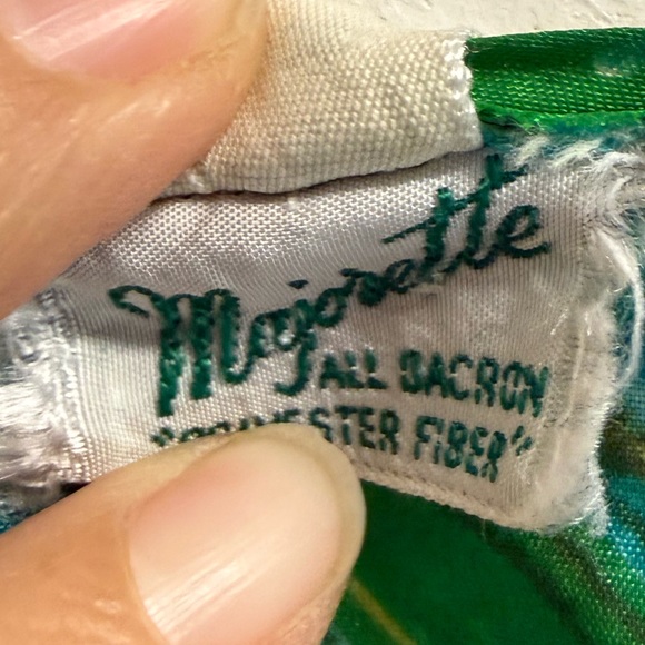 Vintage 1970s Green and Yellow Paisley Women's Top - Picture 4 of 7